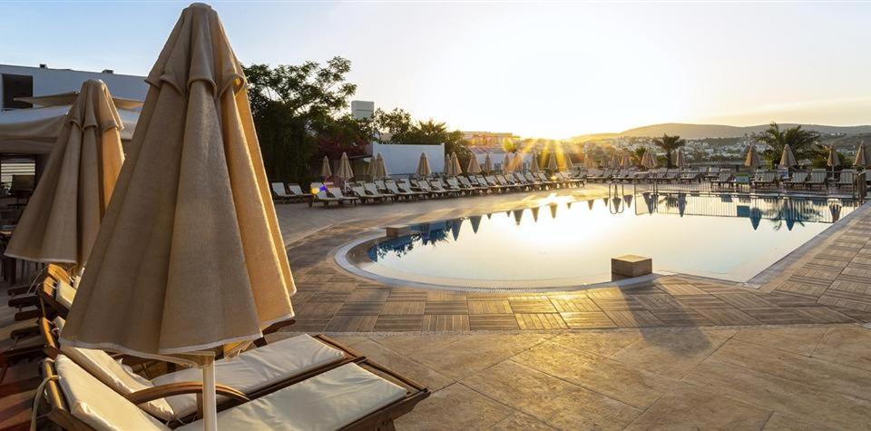 Royal Asarlik Beach Hotel - Ultra All Inclusive Gümbet Esterno foto